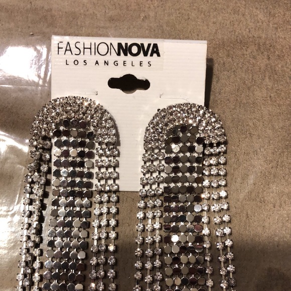 Gorgeous Fashion Nova Earrings - Picture 2 of 4
